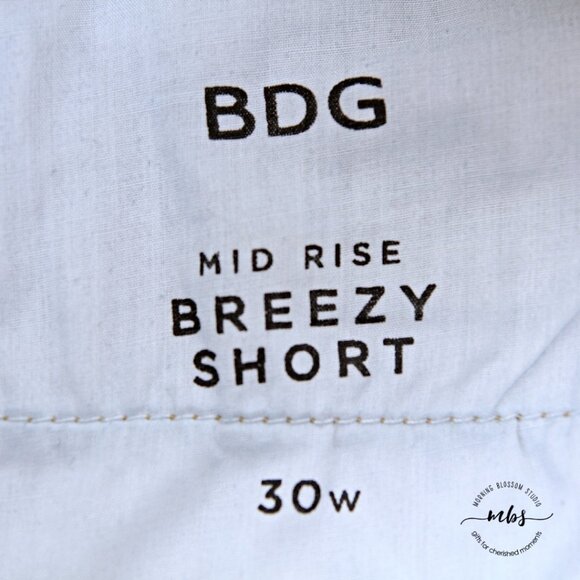 BDG Mid Rise Breezy Cotton Fray Hem Side Slit Denim Shorts - Picture 6 of 10